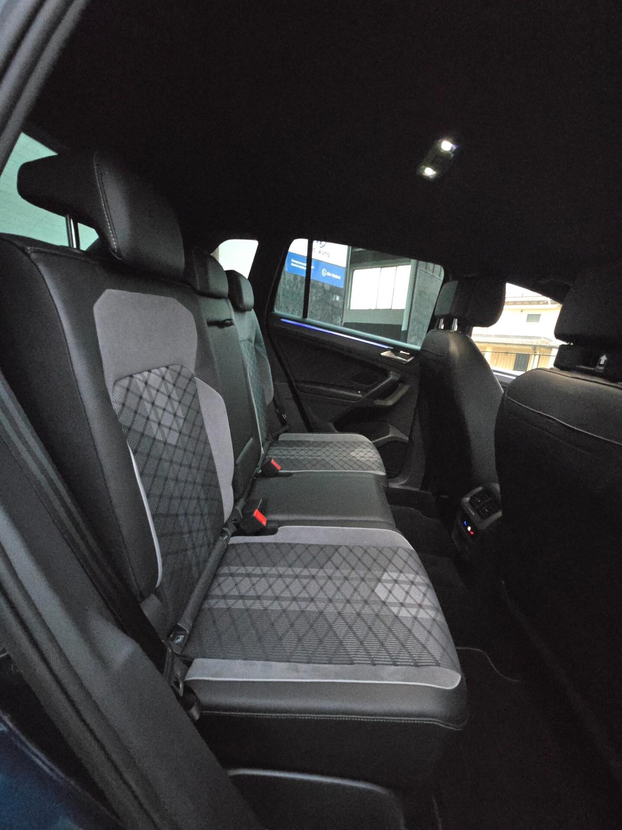 VW Tiguan 2.0 TDI 150 CV DSG R-Line -2022