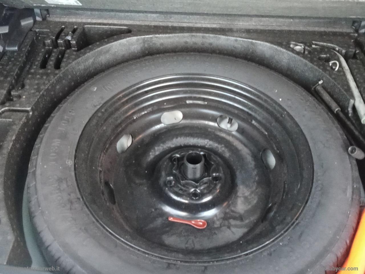 VOLKSWAGEN Tiguan 2.0 TDI 150CV SCR DSG R-Line TETTO APRIBILE