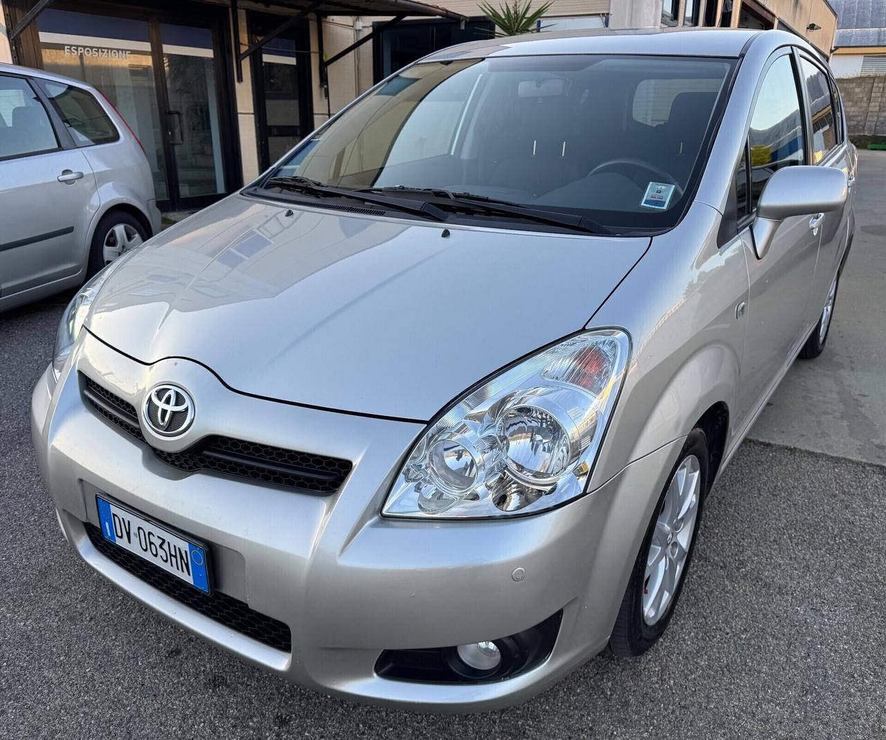 Toyota Corolla Verso 2.2 D-4D -SOLO 124.000 KM-