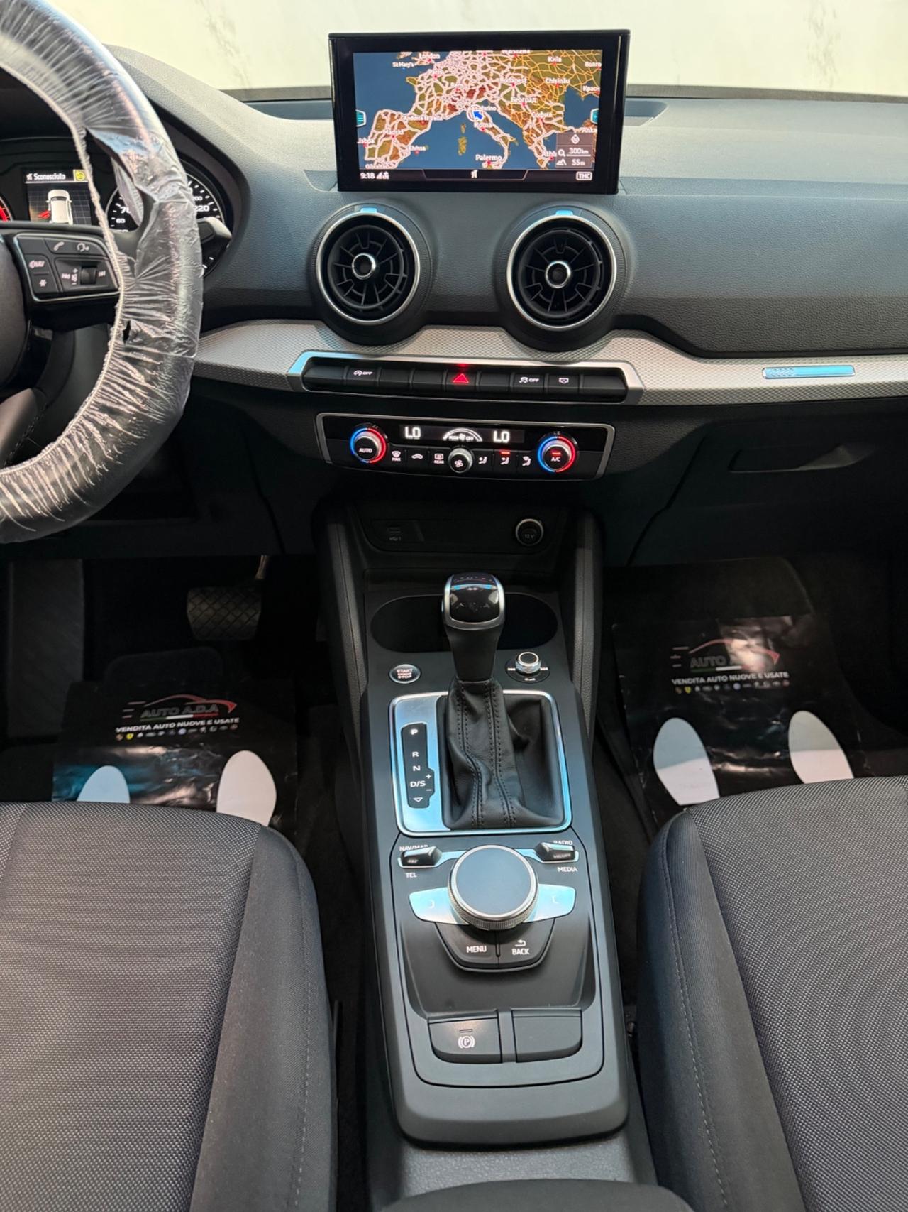Audi Q2 35 TDI S tronic Identity Black