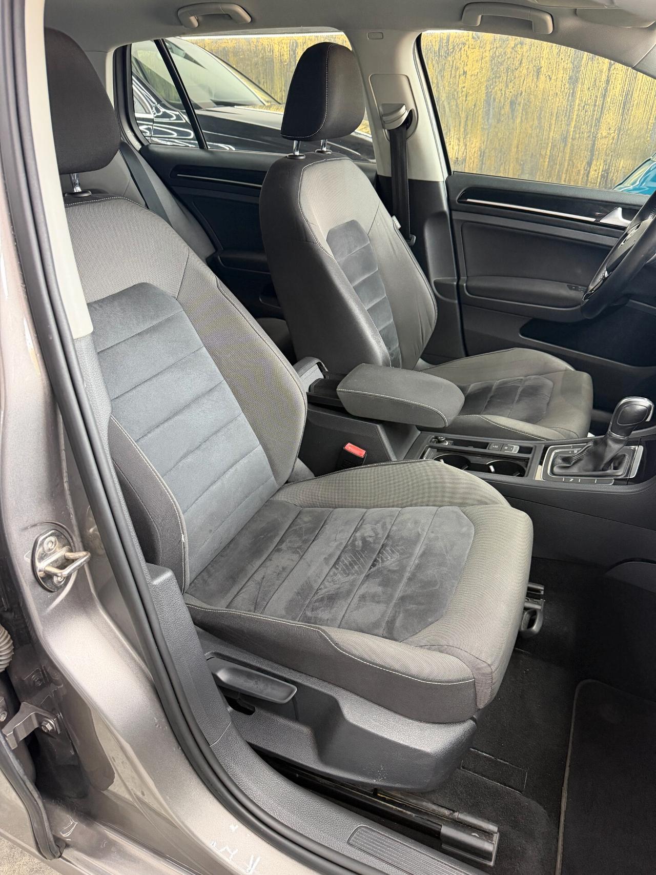 Volkswagen Golf Business 1.6 TDI DSG 5p. Highline BlueMotion Technology