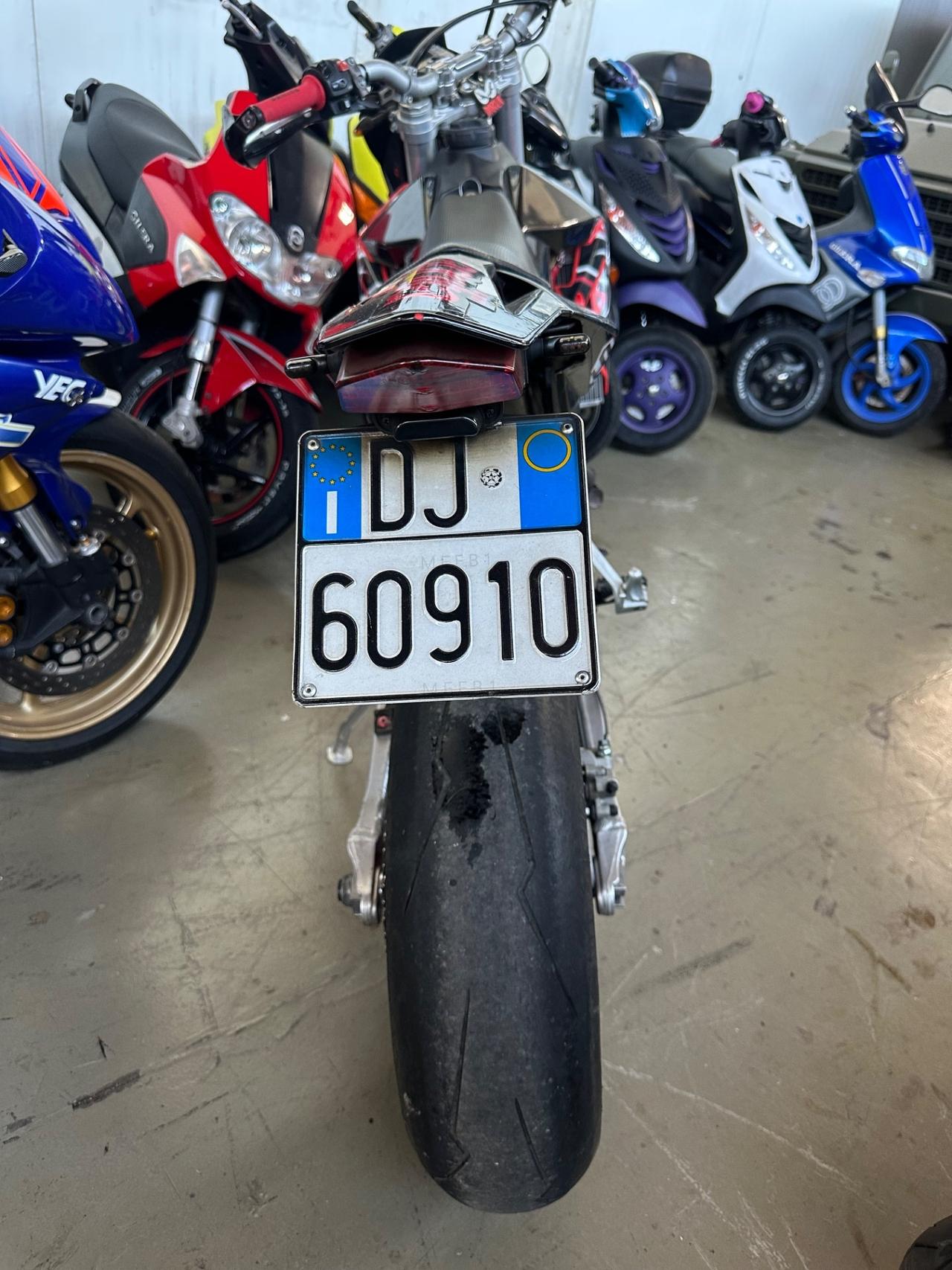 APRILIA SXV 550