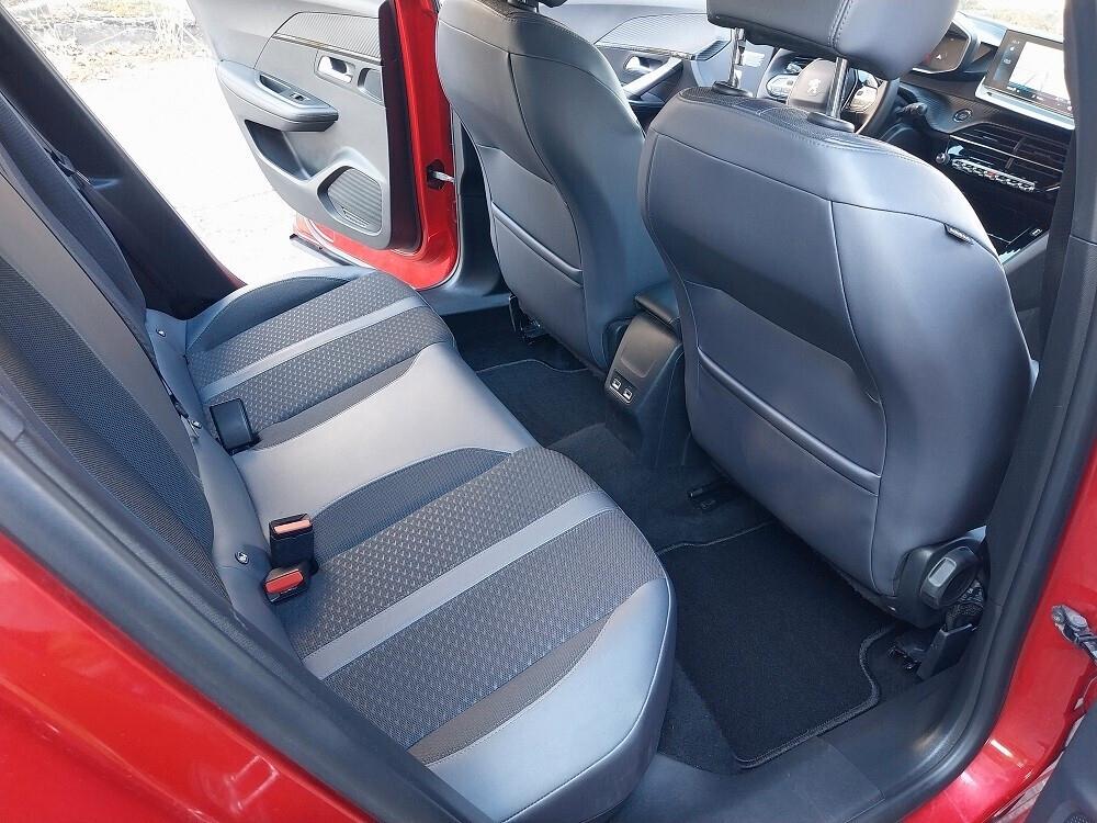 Peugeot 2008 BlueHDi 100 S&S GT Line Pack