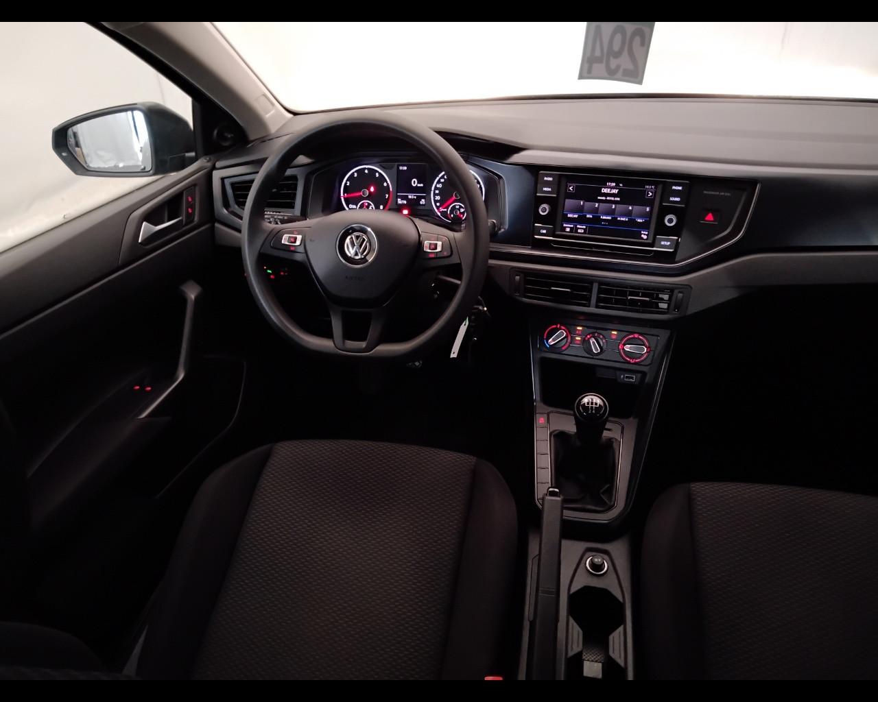 VOLKSWAGEN Polo VI 2017 - Polo 5p 1.0 mpi Trendline 65cv