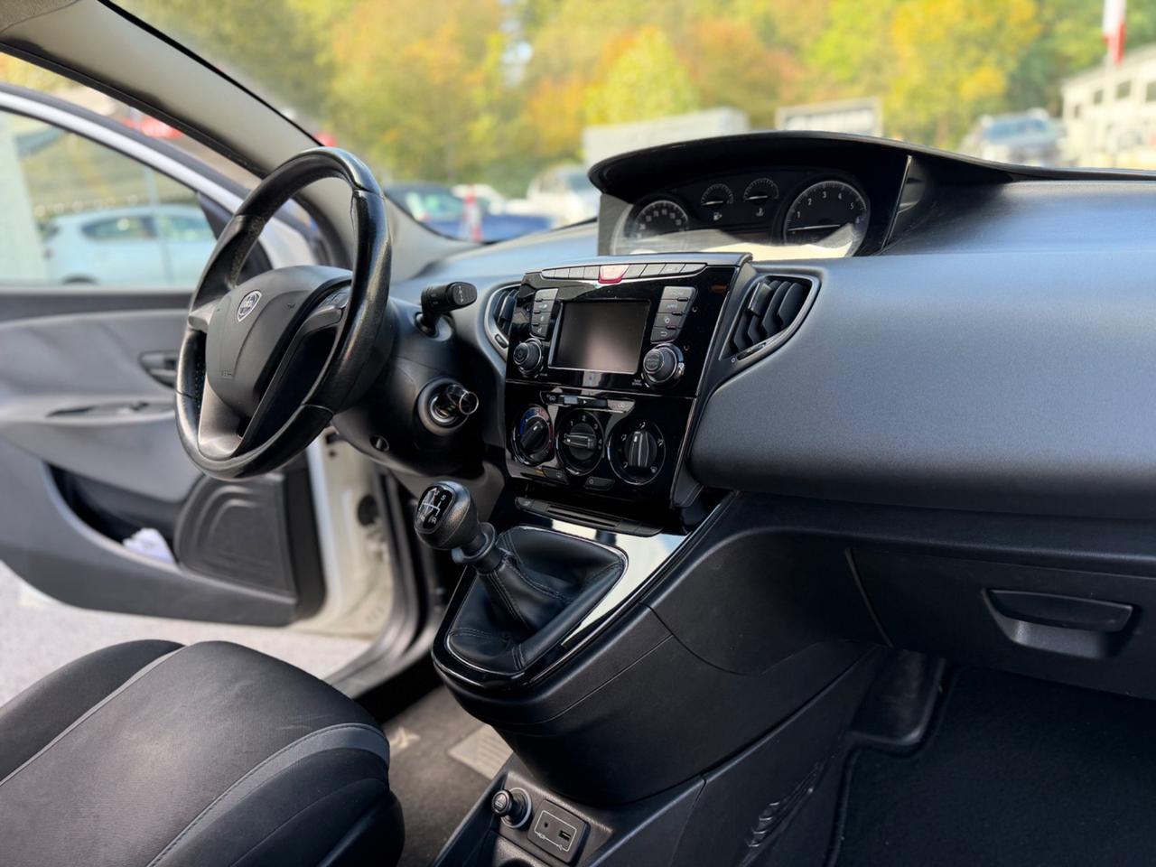 Lancia Ypsilon 1.2 69 CV 5 porte*Neopatentati*Cinghia Fatta*