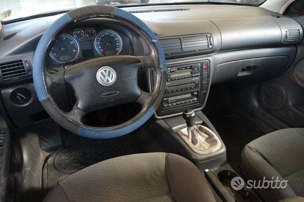 Volkswagen Passat 1.9 TDI/130 CV cat Var. T.line