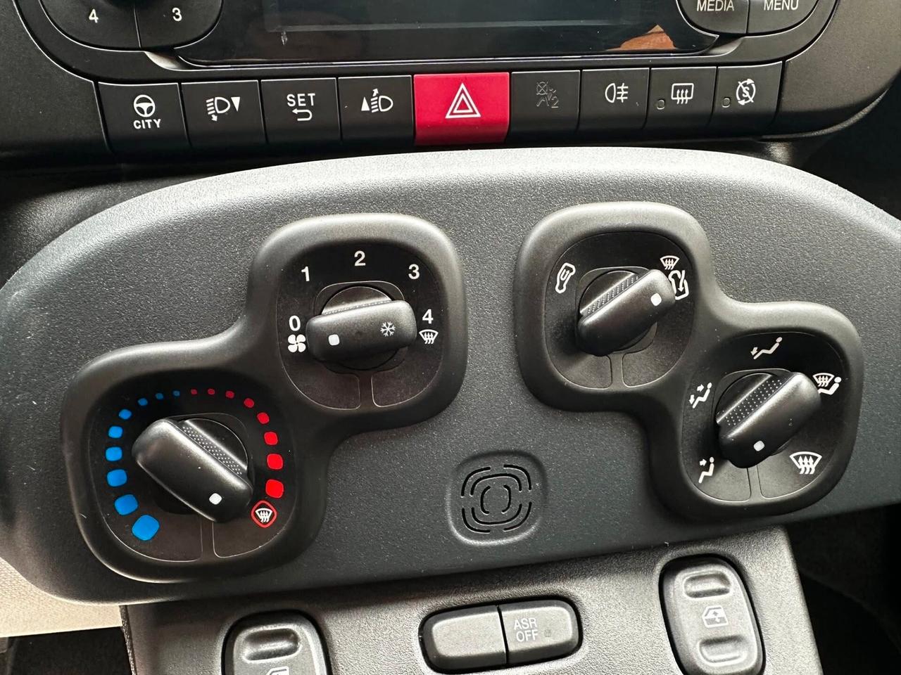 Fiat Panda 1.0 FireFly S&S Hybrid Easy NEOPATENTATI