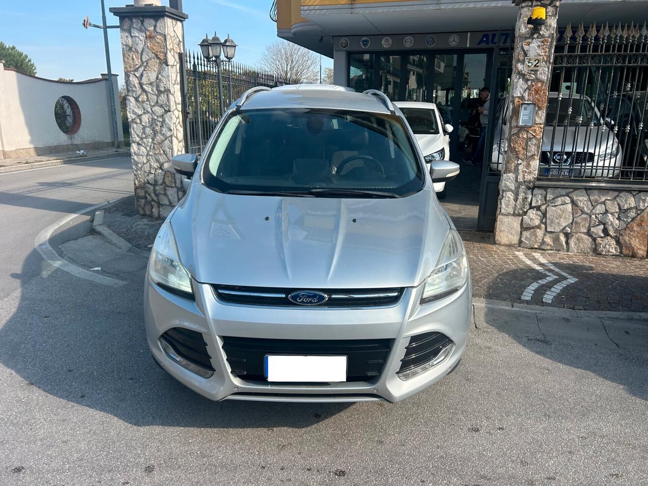 Ford Kuga 2.0 TDCI 140 CV 4WD Powershift Titanium