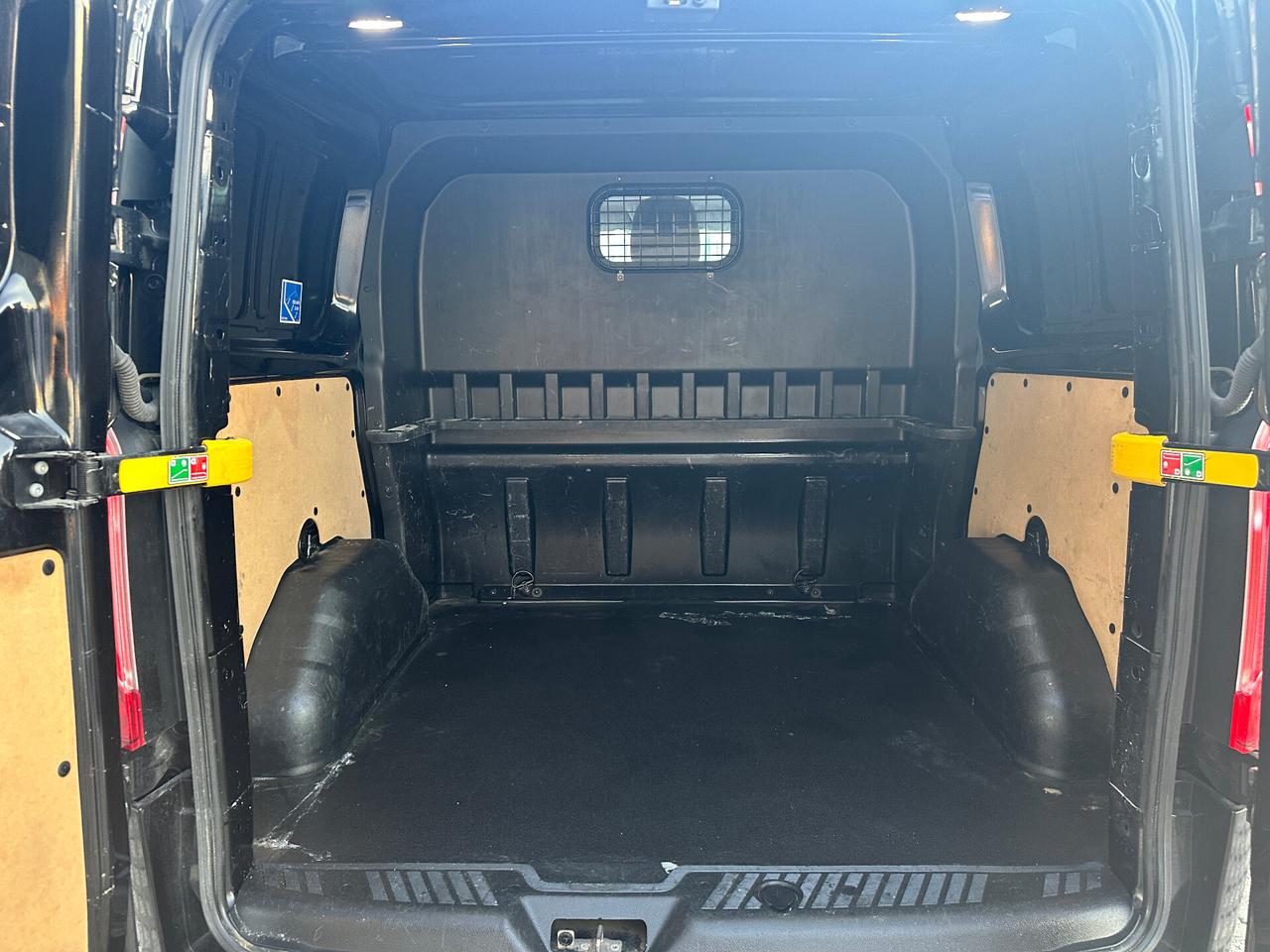 FORD TRANSIT CUSTOM 300 AUTOMATICO TITANIUM