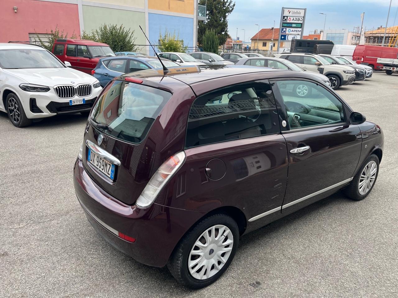 Lancia Ypsilon 1.4 Argento Ecochic GPL