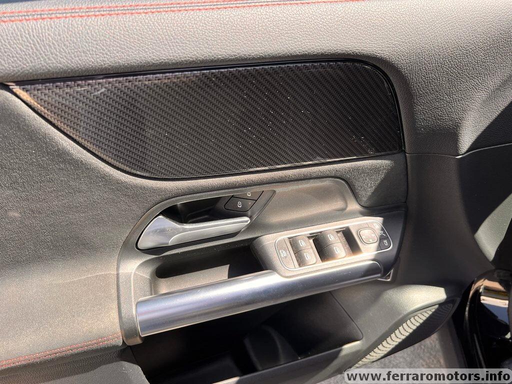 Mercedes GLA 200 d Automatic 4Matic Premium a 299 euro al mese