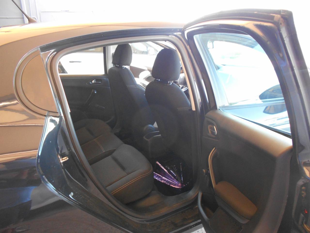 Peugeot 208 PureTech 82 5 porte Allure