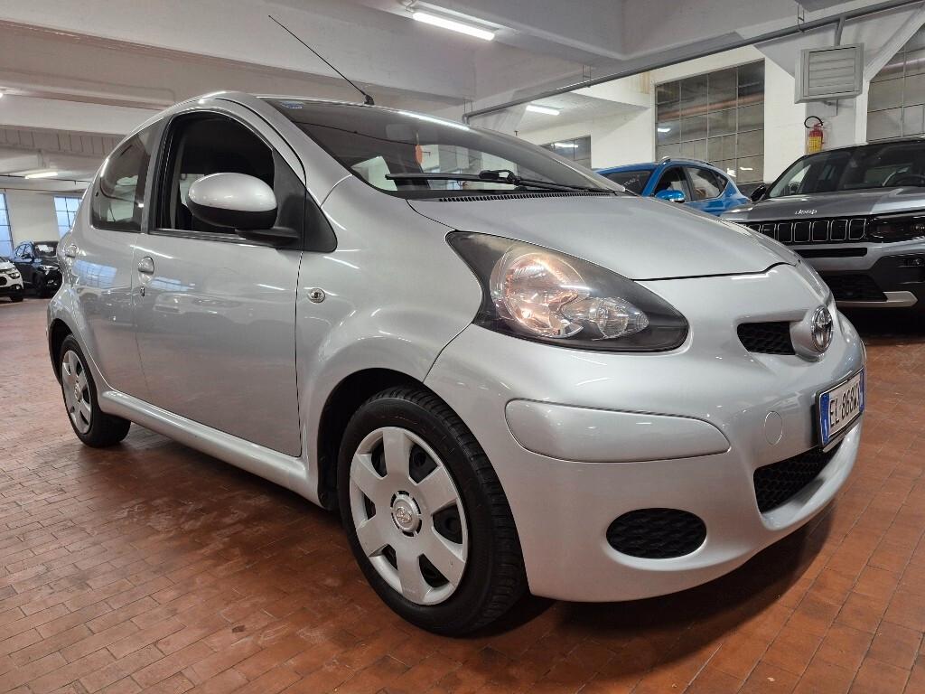 Toyota Aygo 1.0 12V VVT-i 5 porte Now Connect