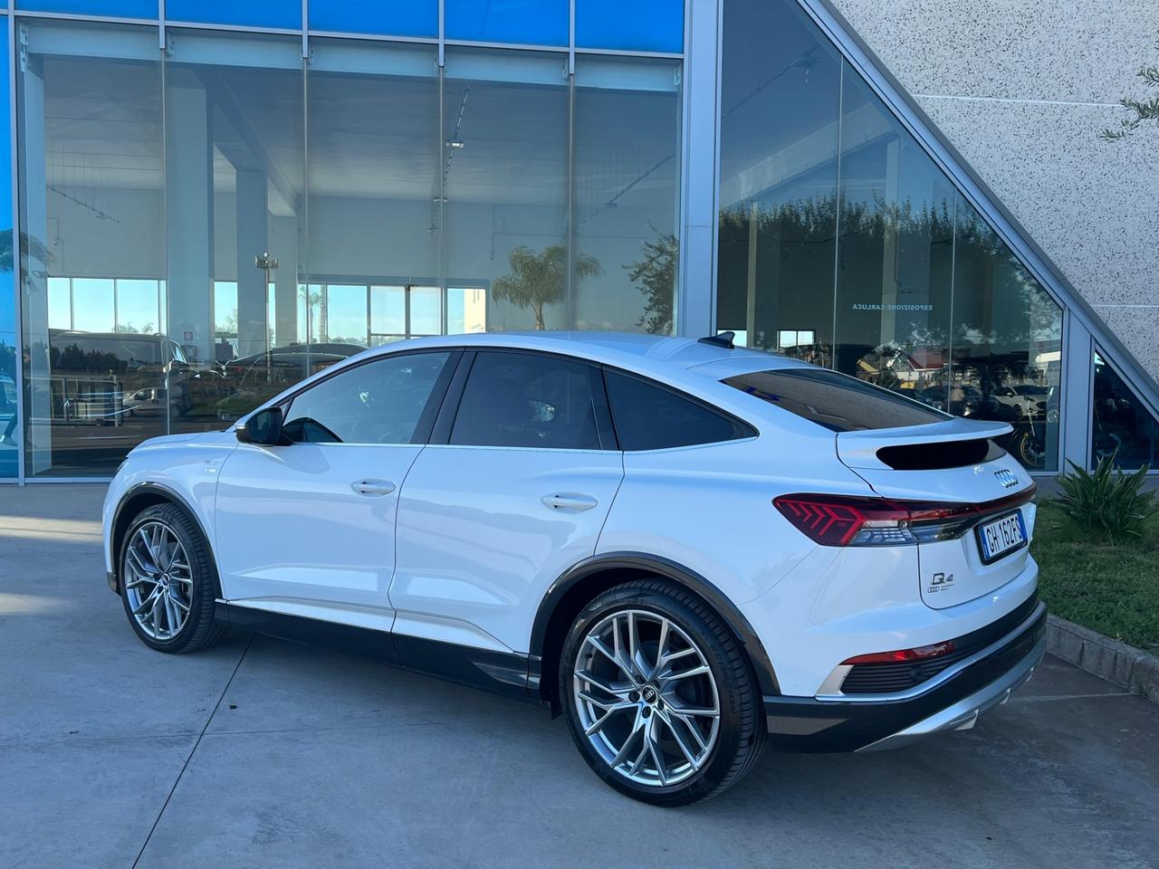 Audi Q4 e-tron Spb 50 Sline possibilità noleggio no scoring