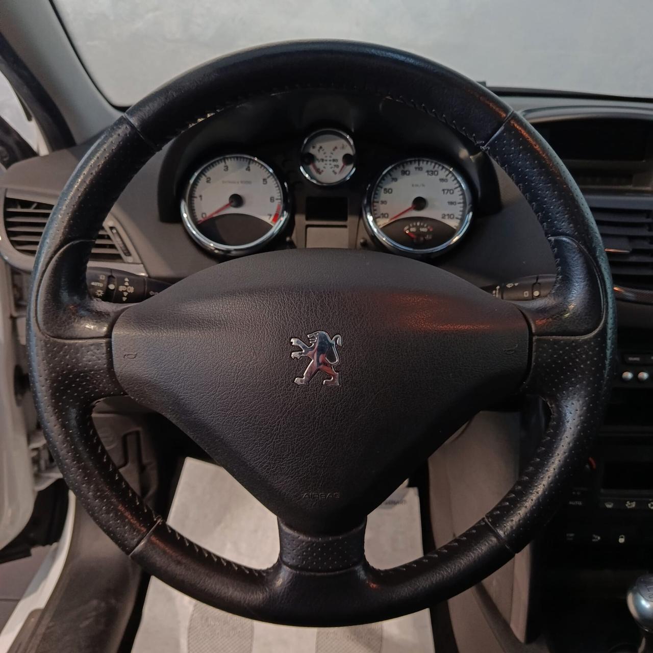 Peugeot 207 1.6 BENZINA