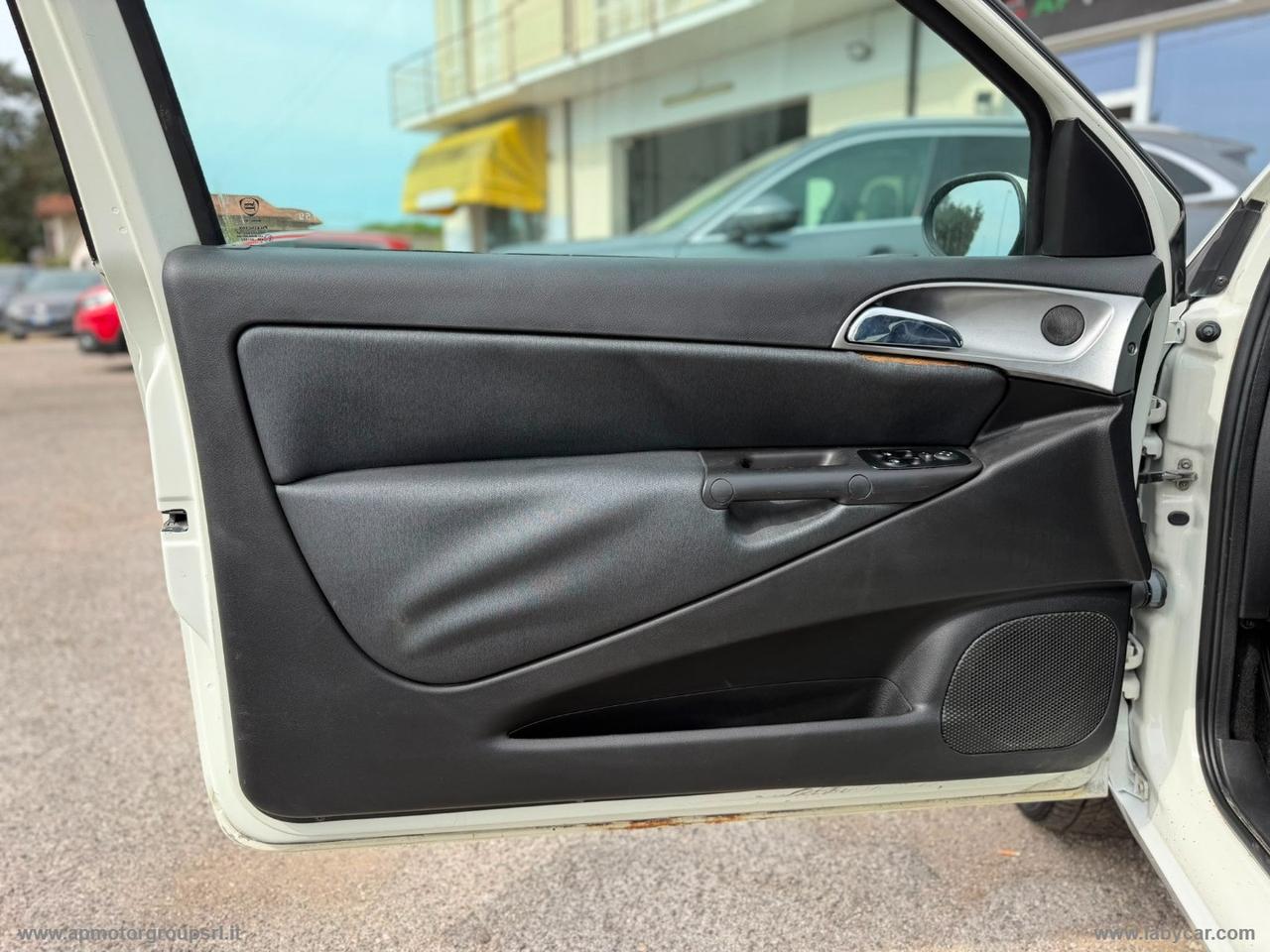 LANCIA Ypsilon 1.4 16V Platino AUTOMATICA