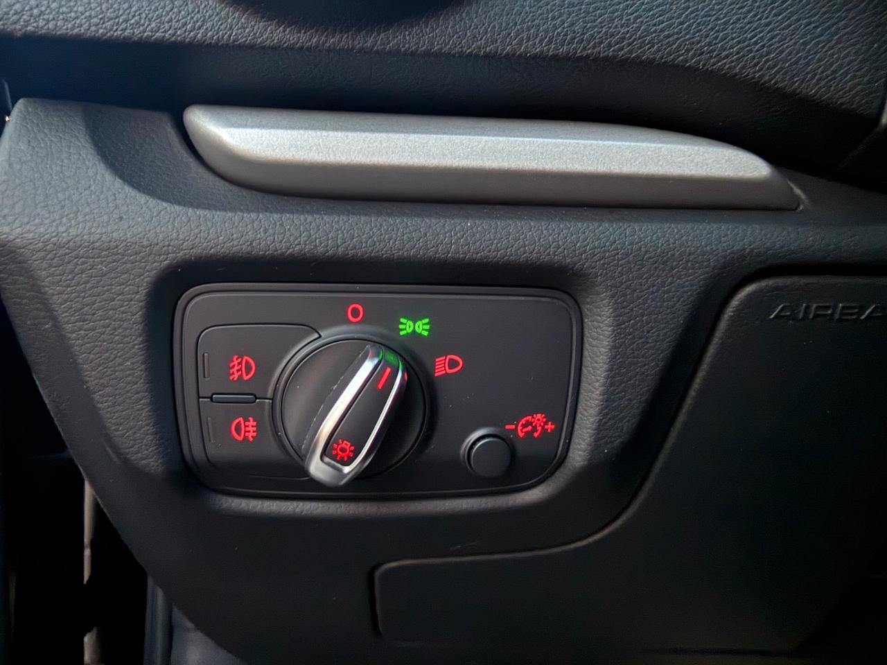 Audi A3 SEDAN/2.0 TDI 150CV/CERCHI 18"/LED/NAVI