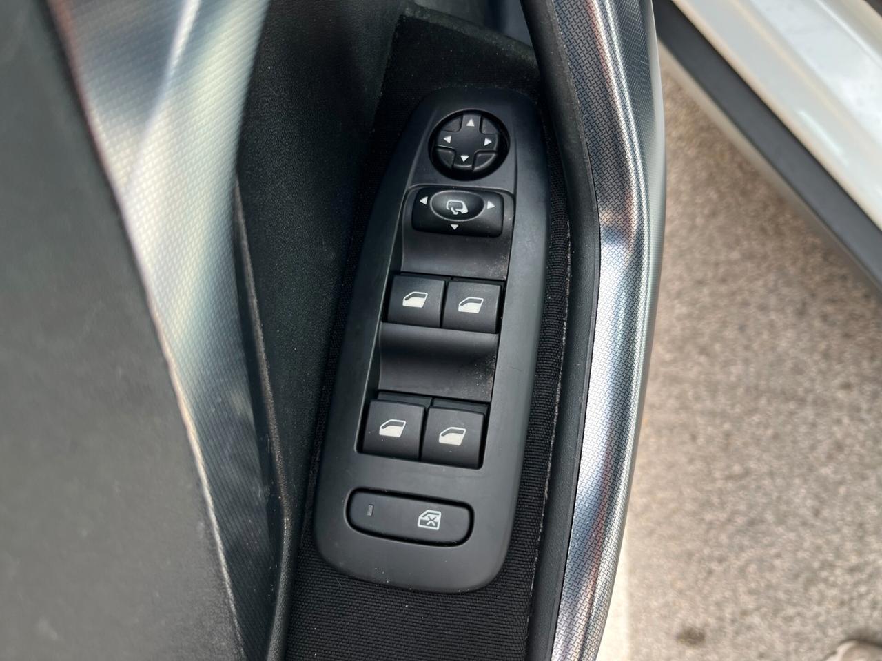 Peugeot 2008 BlueHDi 100 Allure