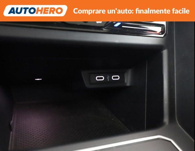 VOLKSWAGEN Taigo 1.0 TSI 110 CV R-Line
