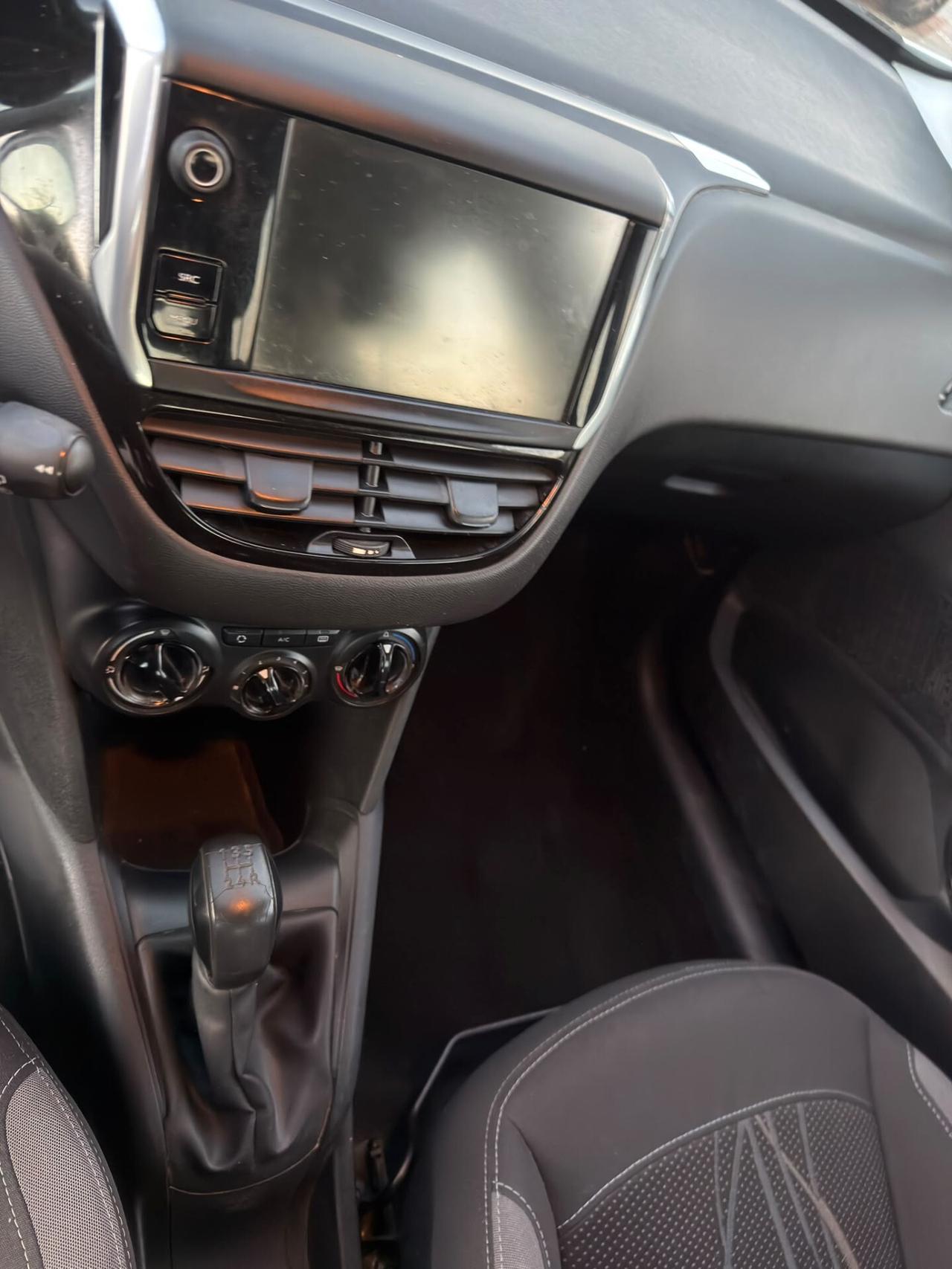 Peugeot 208 1.4 HDi 68 CV 5 porte Access