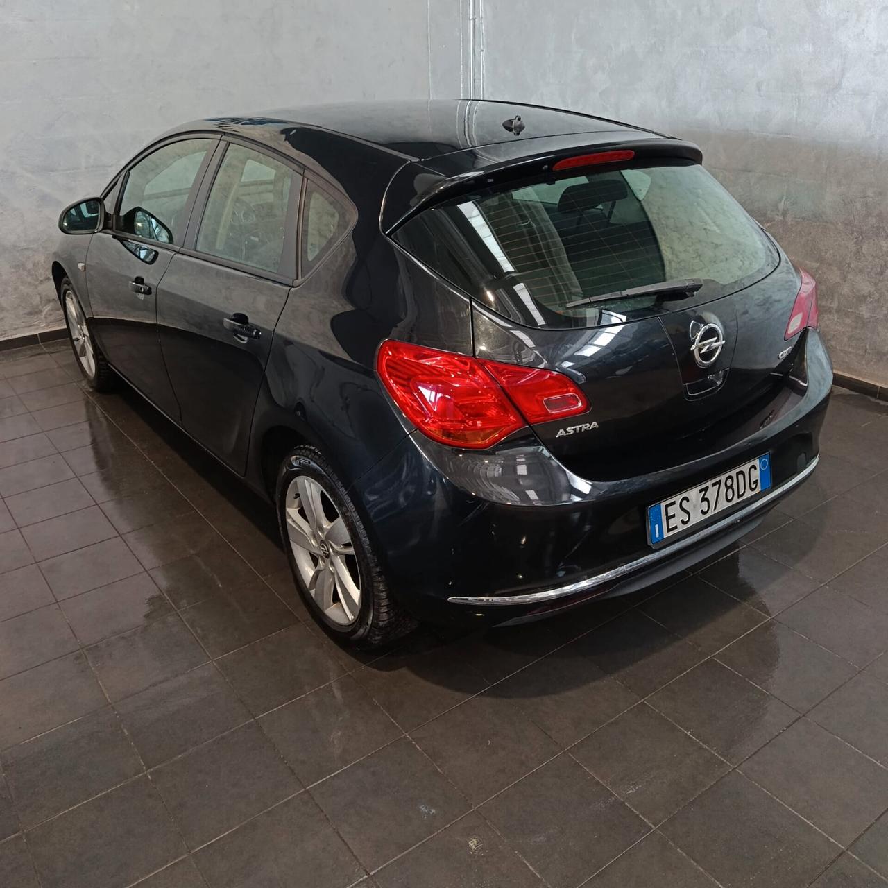 Opel Astra 1.7 CDTI NEOPATENTATI