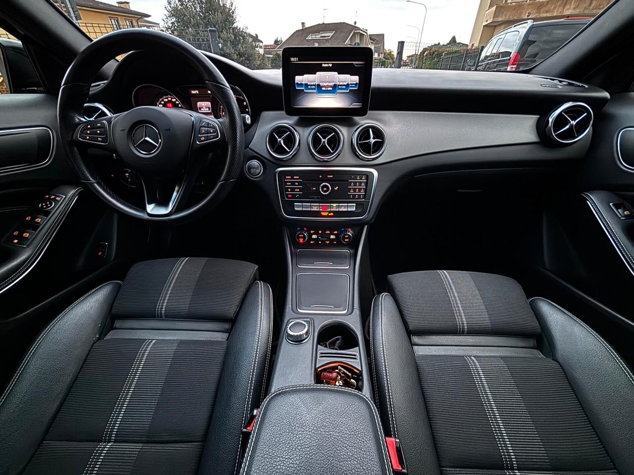 Mercedes GLA Night Edition