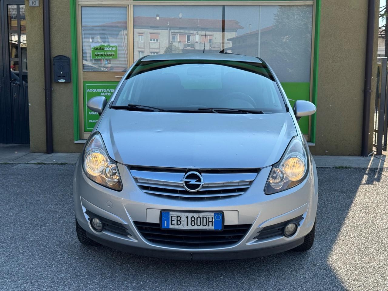 Opel Corsa 1.2 5 porte 85CV NEOPATENTATI