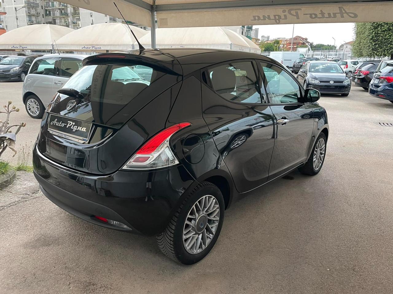 Lancia Ypsilon 1.3 MJT 16V 95 CV 5 porte S&S Silver