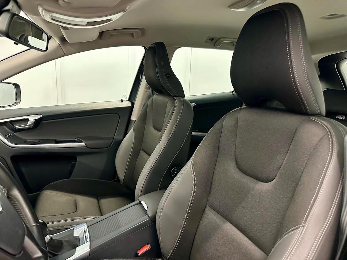 Volvo XC 60 XC60 I 2014 2.0 d3 Business 136cv