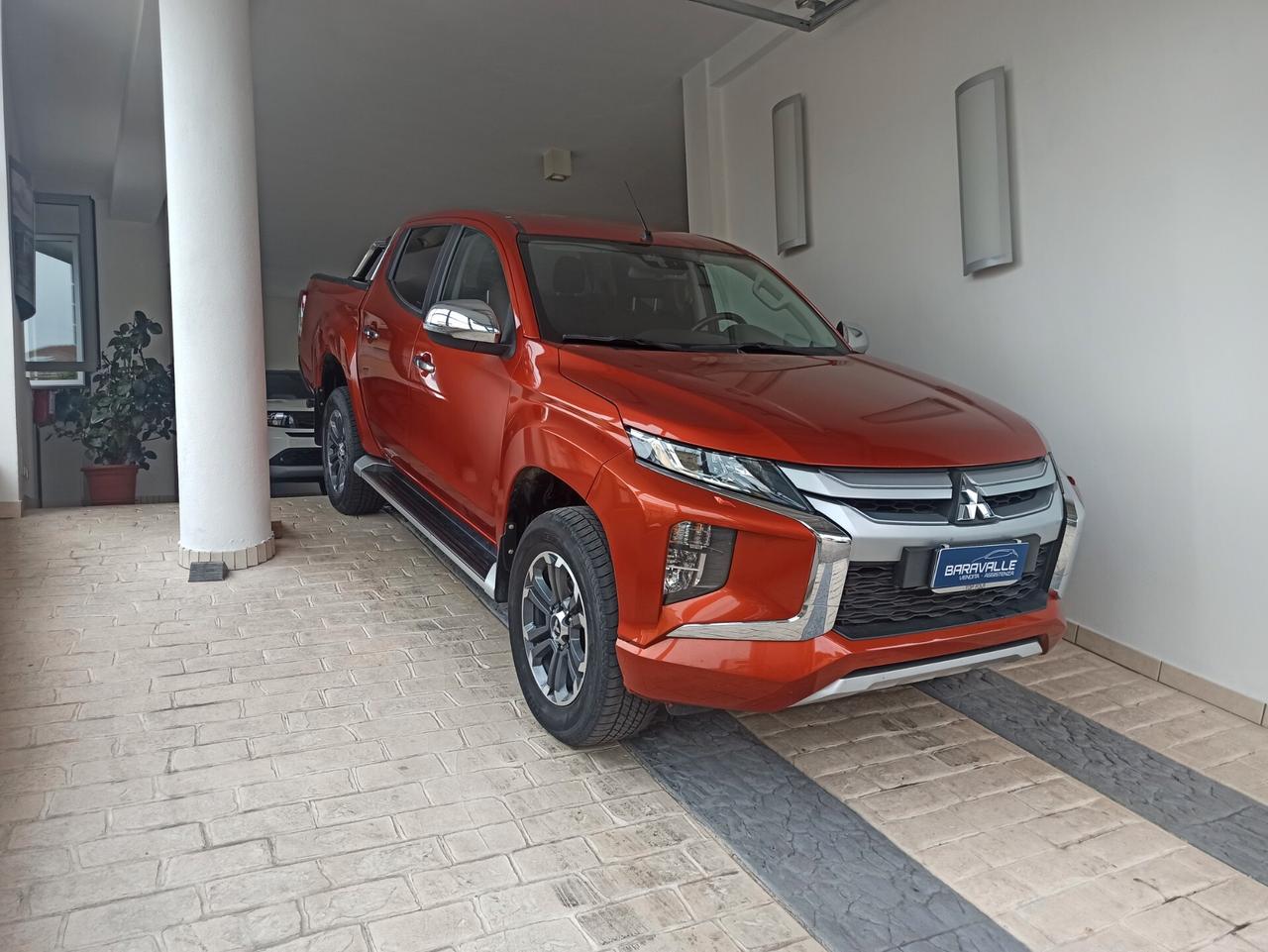 Mitsubishi L200 2.3 D Club Cab 4x4 Super Select Intense 2022