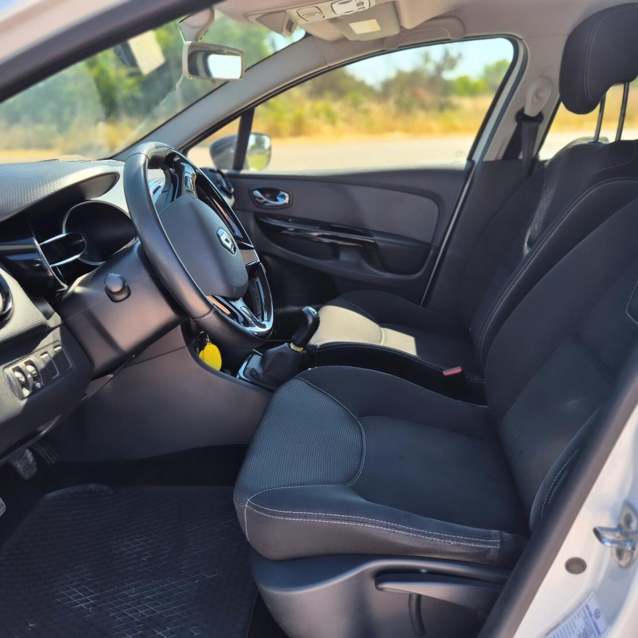 Renault Clio 1.2 75CV 5 porte ok neopatentati