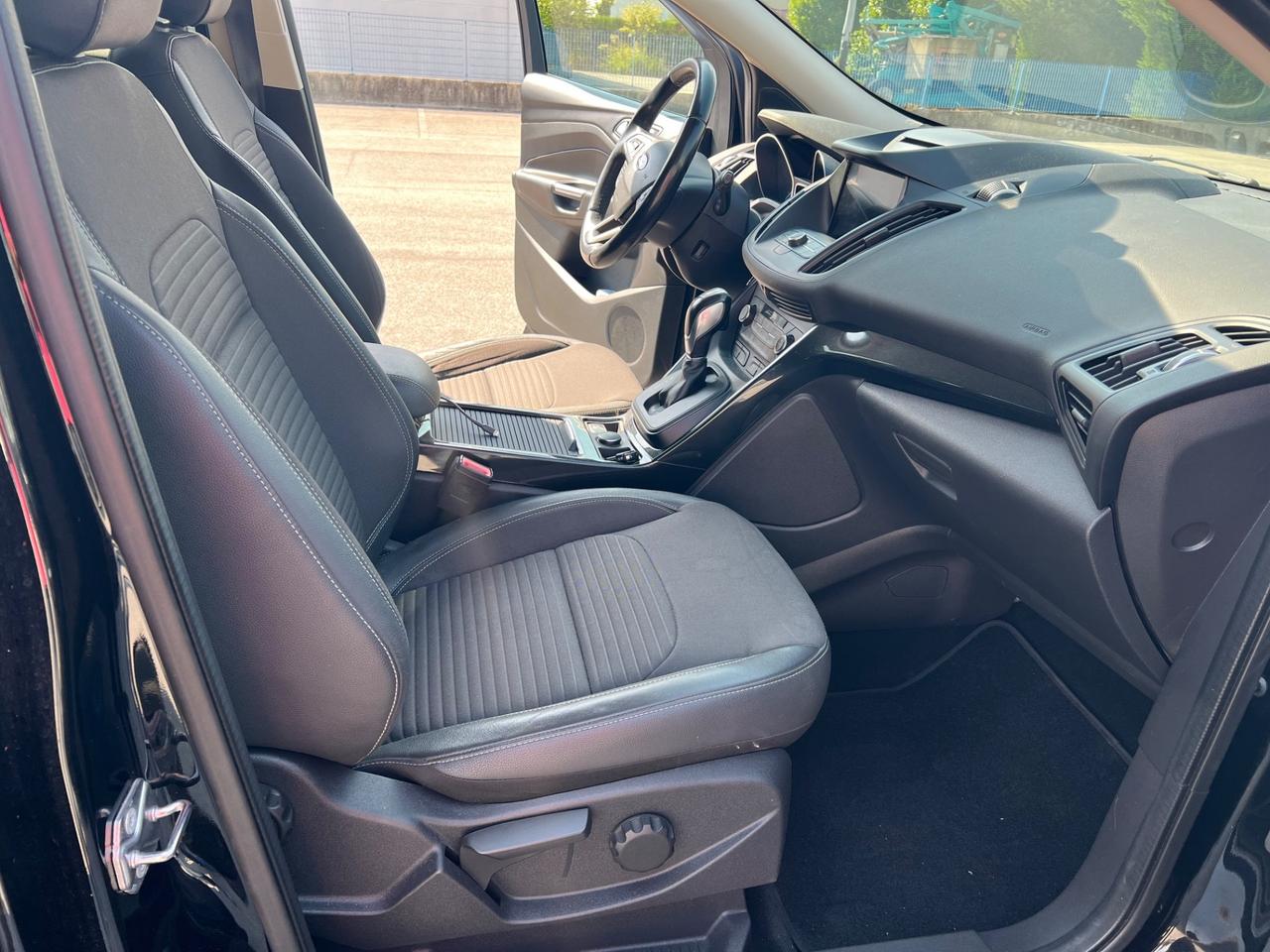 Ford Kuga 1.5 TDCI 120 CV S&S 2WD Powershift Edition