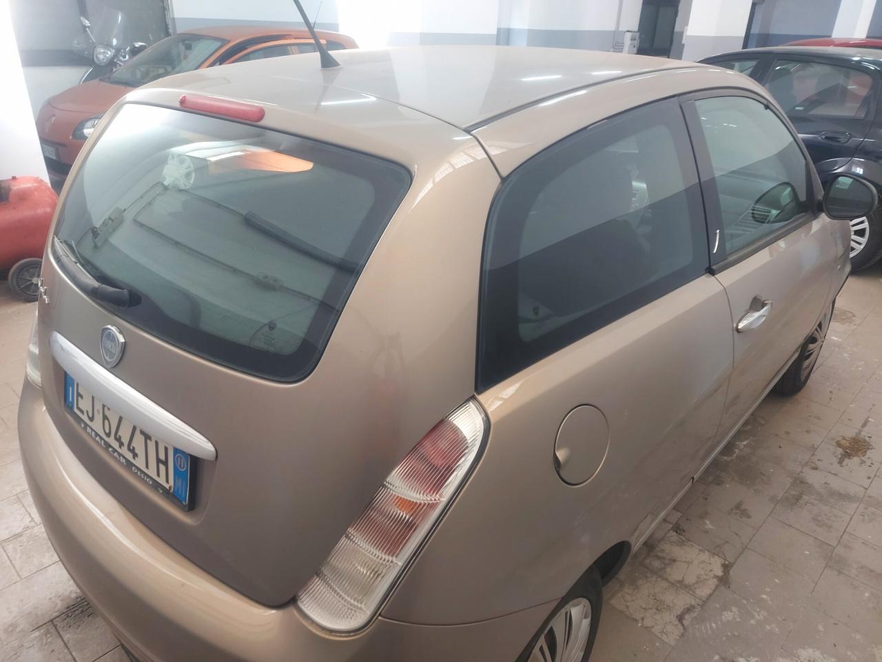 Lancia Ypsilon 2011 1.2 diva ottime condizioni
