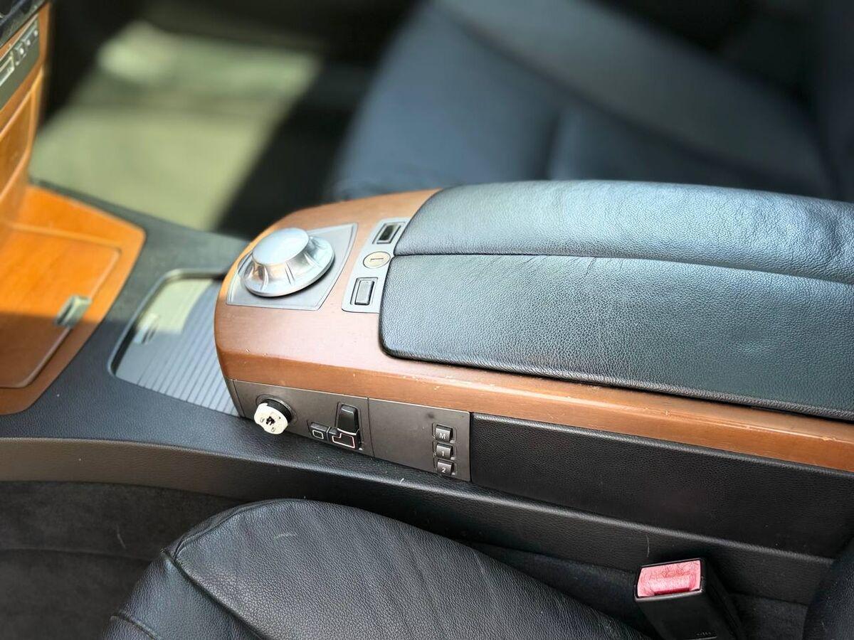 BMW Serie 7 E 65-66 745i