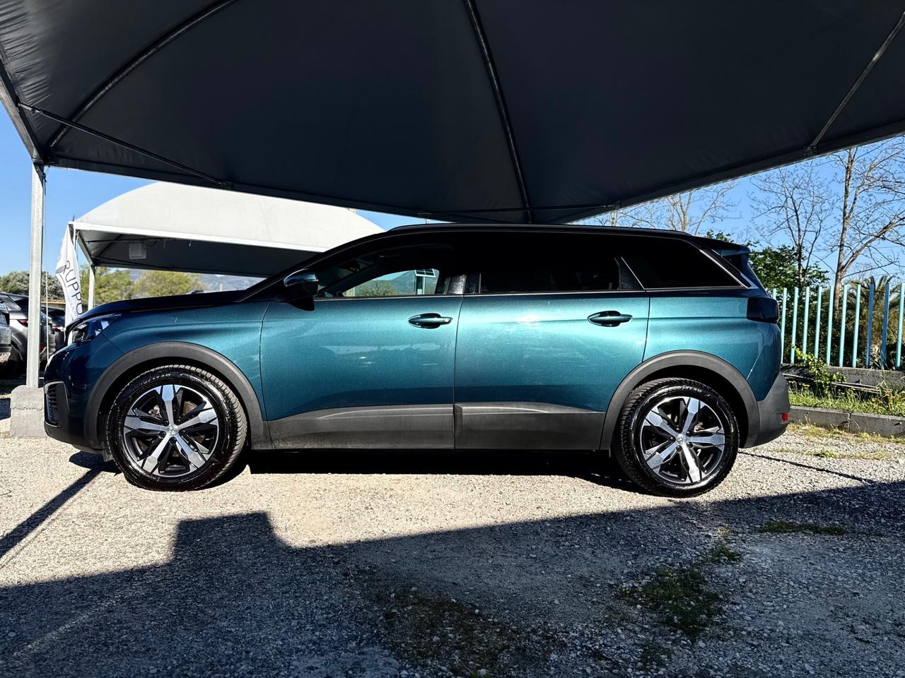 PEUGEOT 5008DIESEL 7 POSTI*TETTO*CERCHI18*NAVI*TAGLPEUGEOT