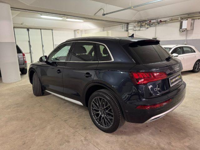 AUDI Q5 40 TDI quattro Business Sport