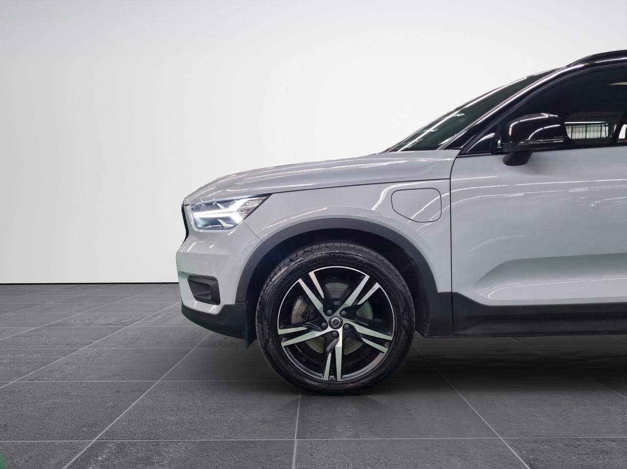 Volvo XC40 T5 Recharge Plug-in Hybrid R-design