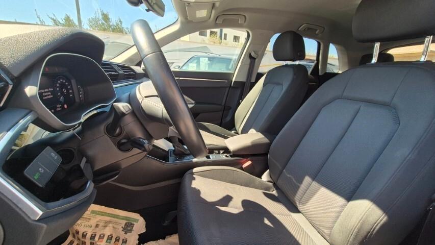Audi Q3 35 TDI S tronic line - 2020