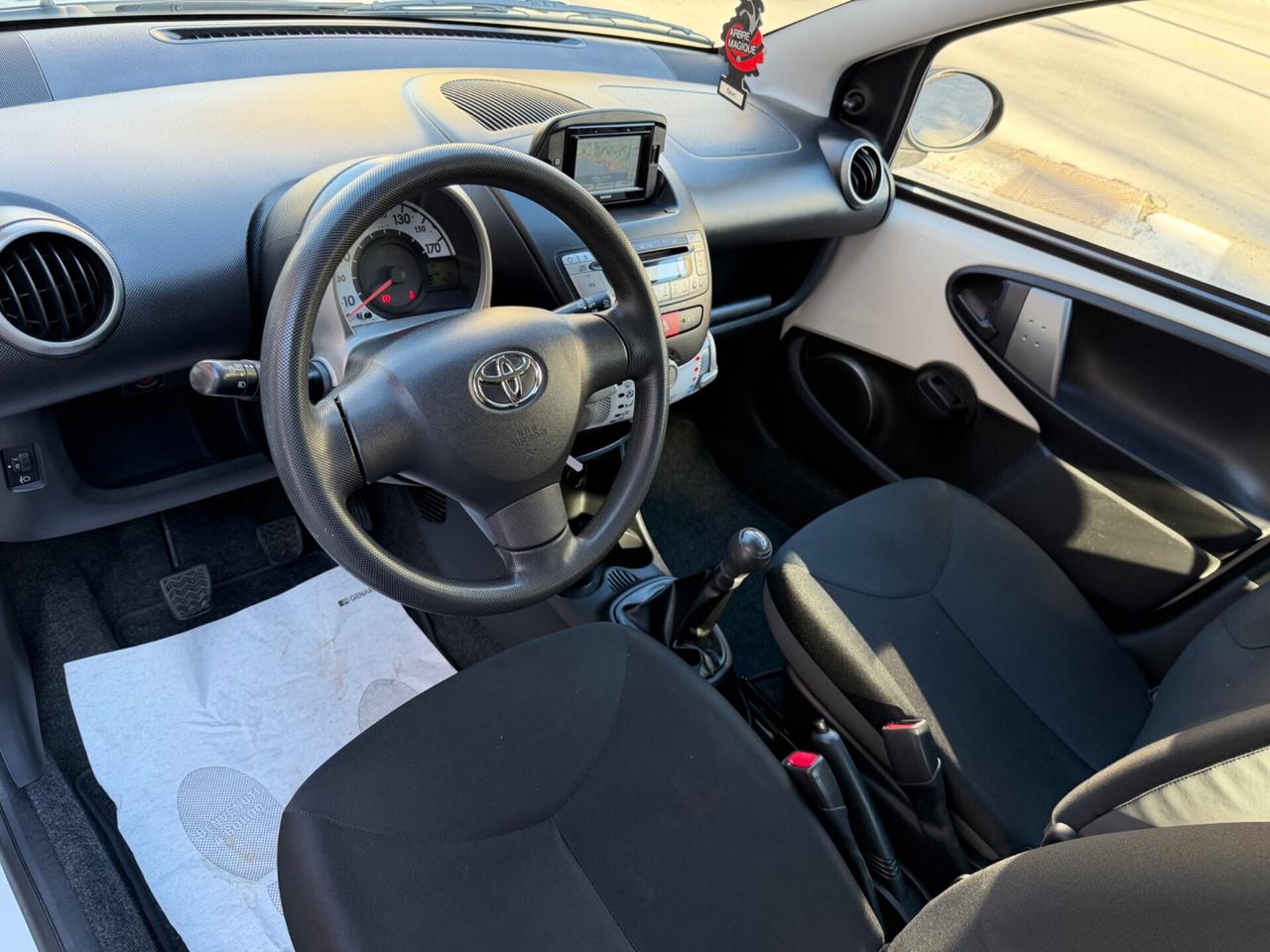 TOYOTA AYGO 1.0 NEOPATENTATI 5 PORTE