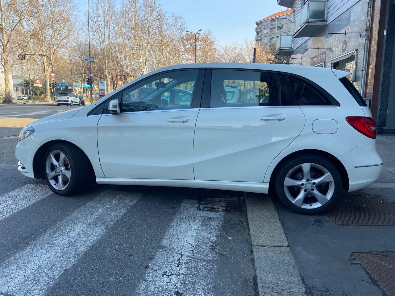 Mercedes-Benz B 180 Premium B 180 BlueEFFICI #9472