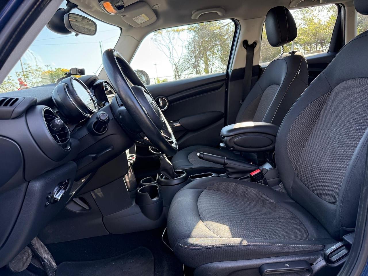 Mini Mini 1.5 Cooper D Business XL Aut. 5 porte Pdc