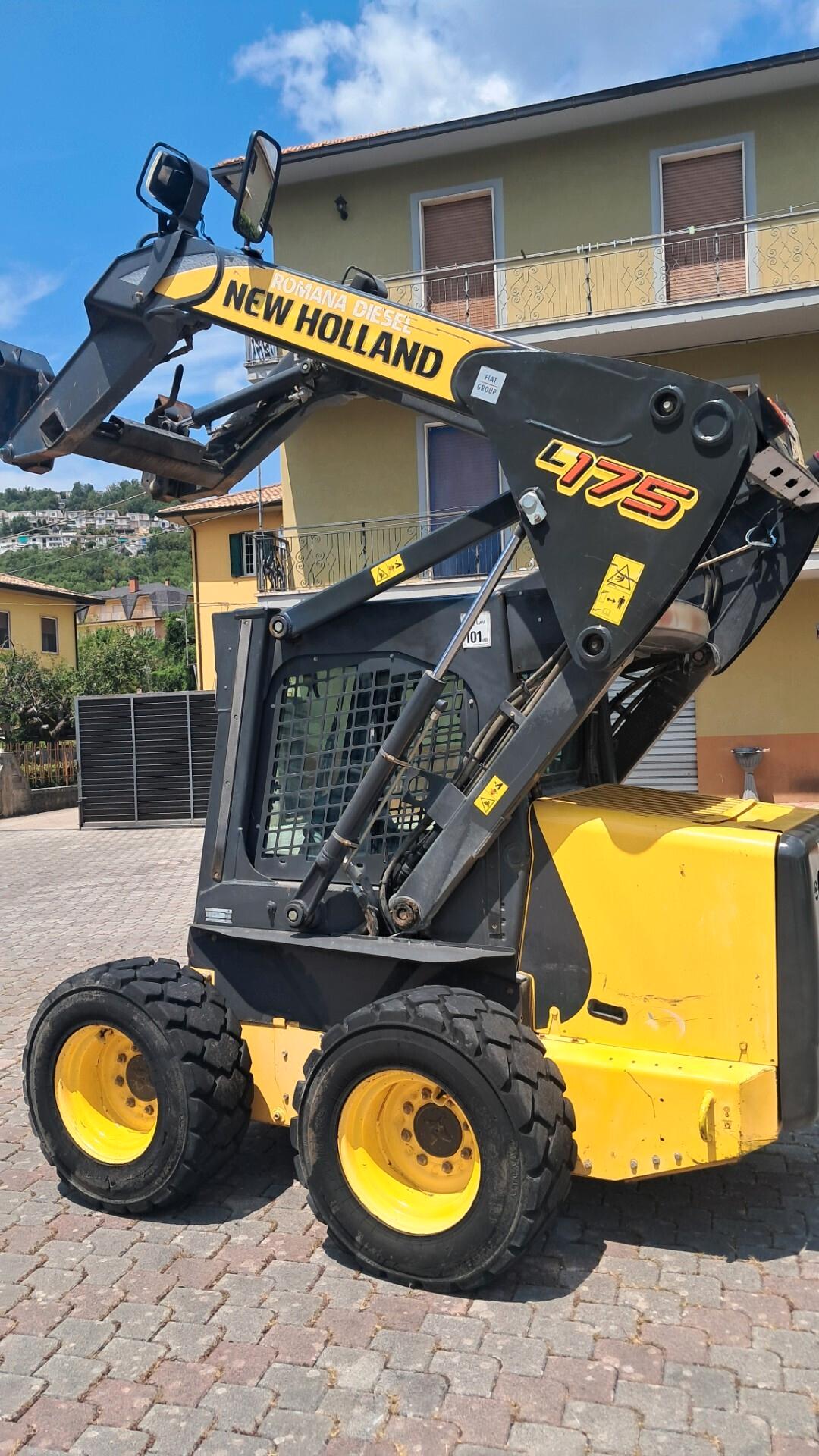 minipala gommata New Holland 175q30
