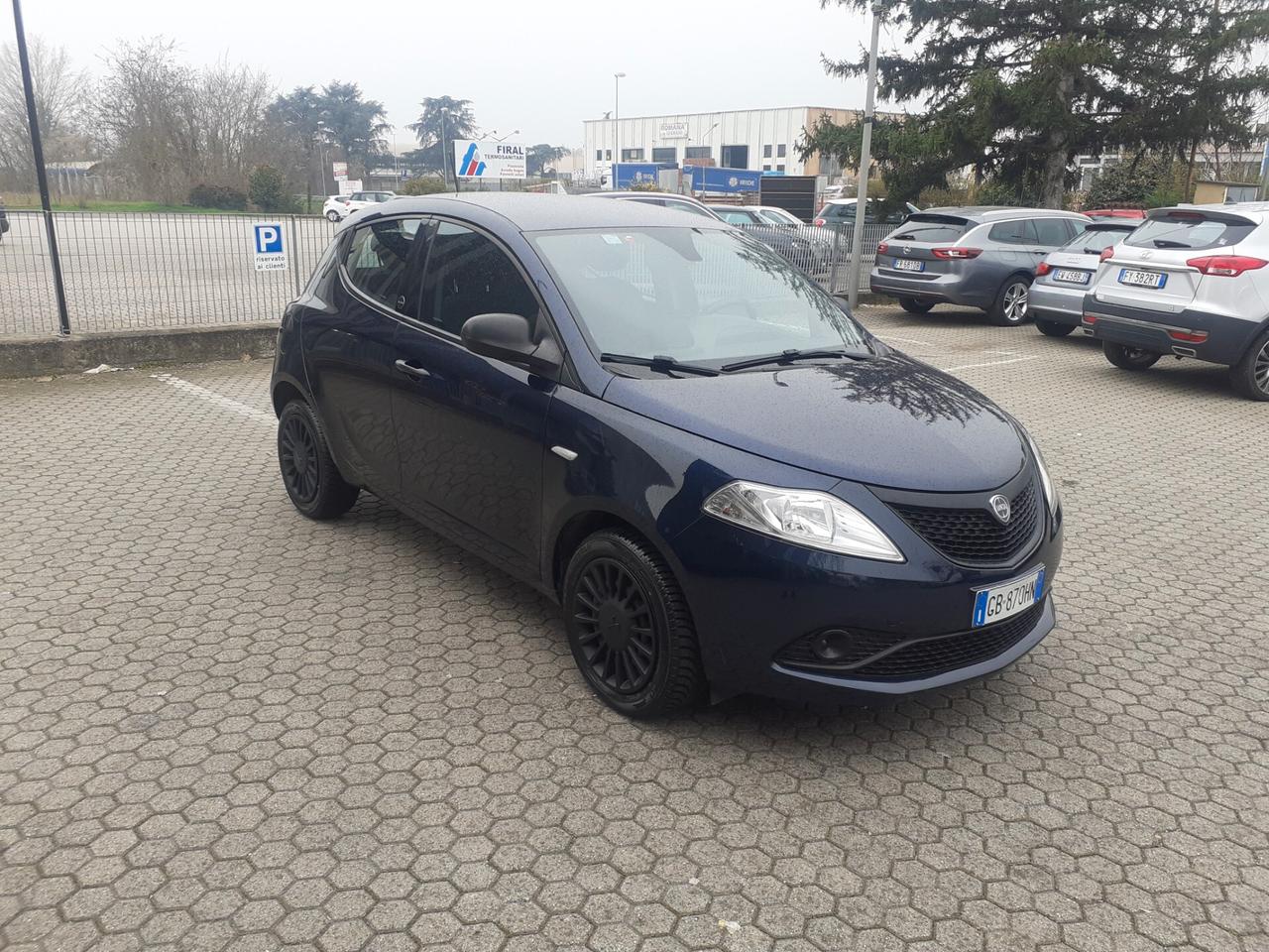 Lancia Ypsilon 1.0 FireFly 5 porte S&S Hybrid Ecochic Gold