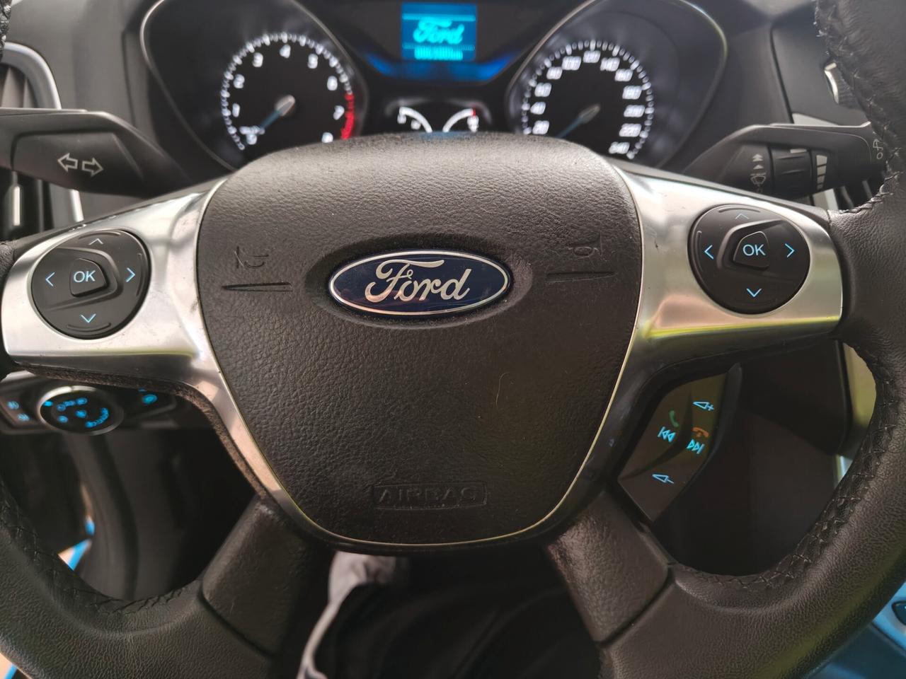 Ford Focus 1.6 105 CV
