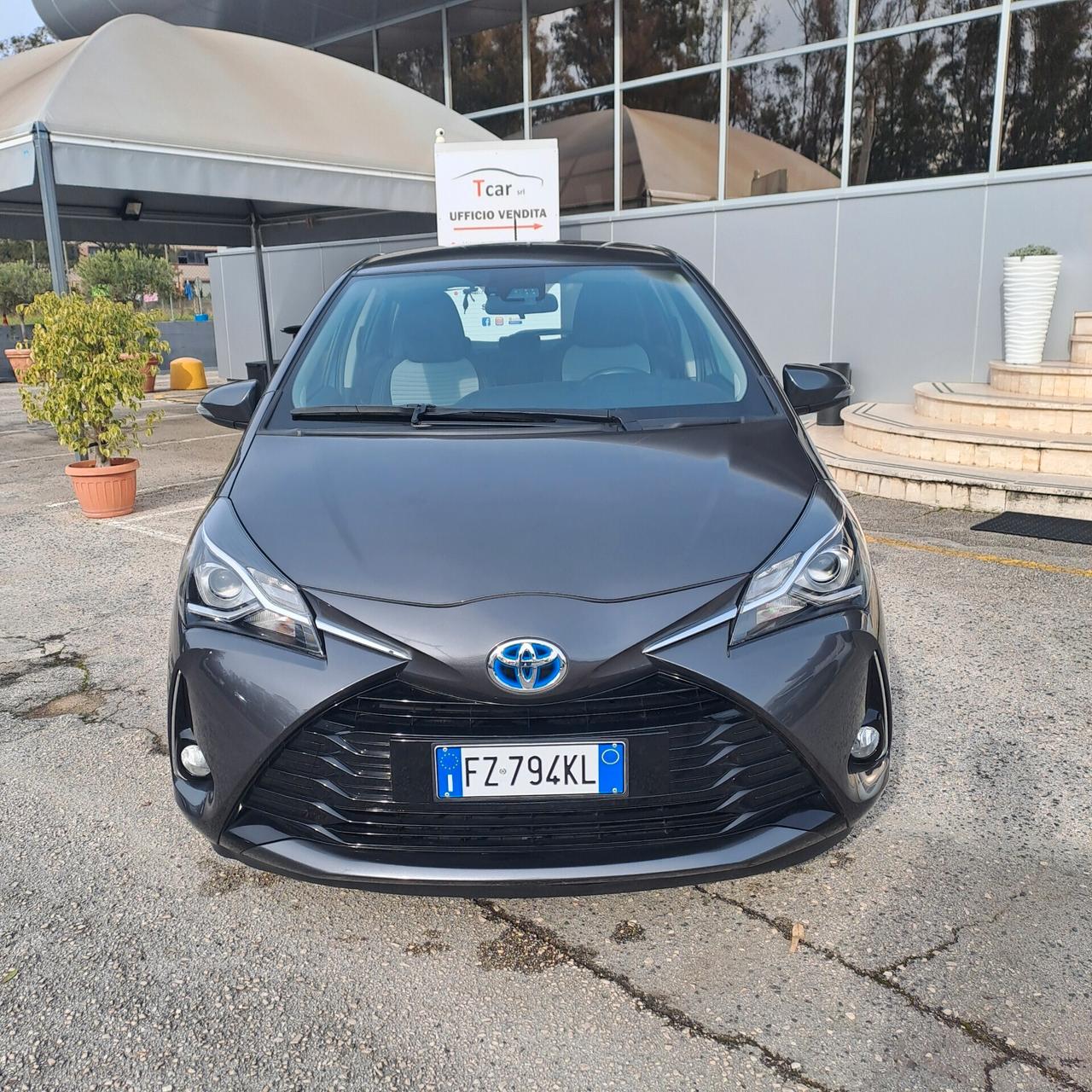 Toyota Yaris 1.5 Hybrid 73cv Business