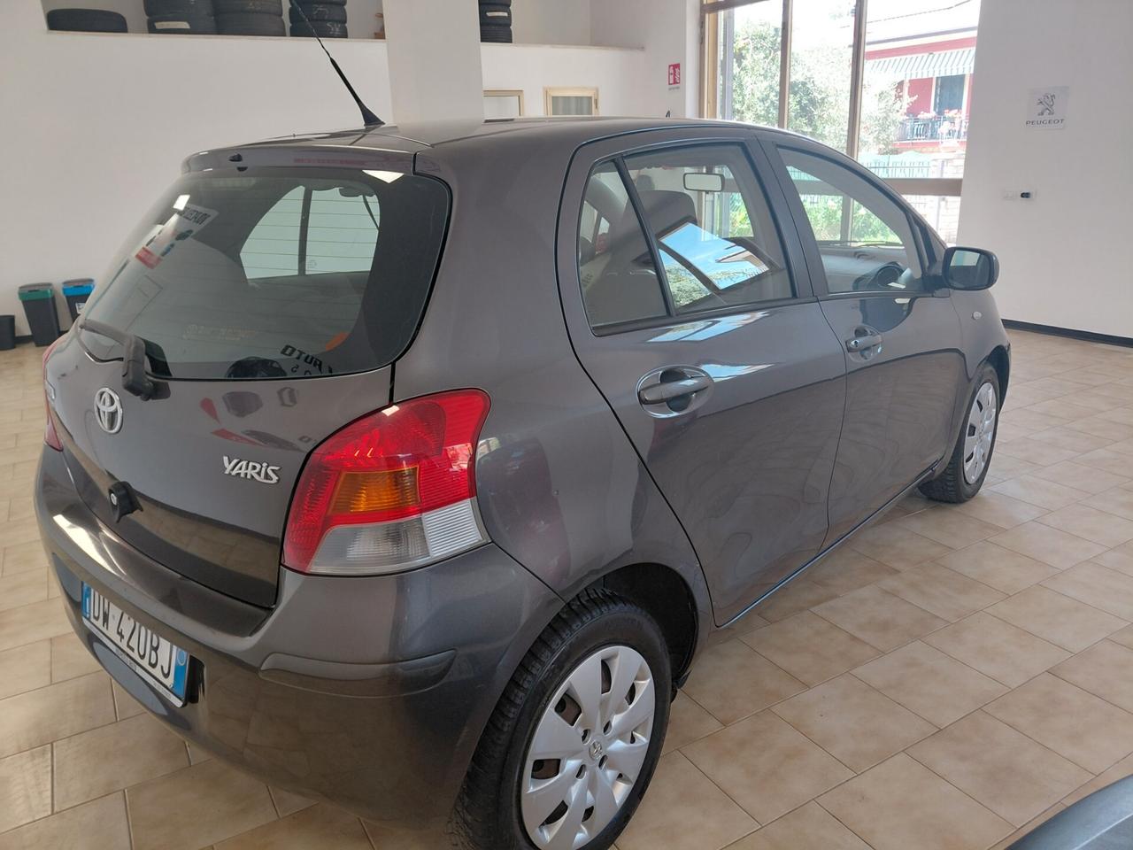 TOYOTA YARIS ANNO 2009 DS 1.4 ADATTA NEOPATENTATI KM 180 MILA