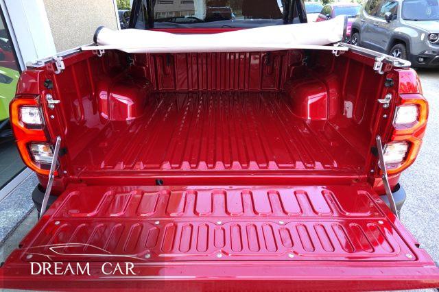 TOYOTA Hilux 2.8 D-4D A/T 4WD 4 porte Double Cab GR SPORT