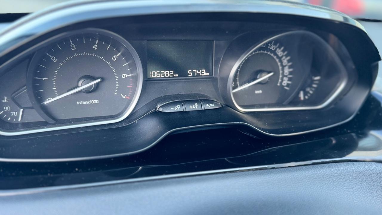Peugeot 208 PureTech 82 5 porte Allure
