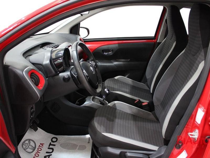 Toyota Aygo Aygo 5p 1.0 x-play m-mt 72cv