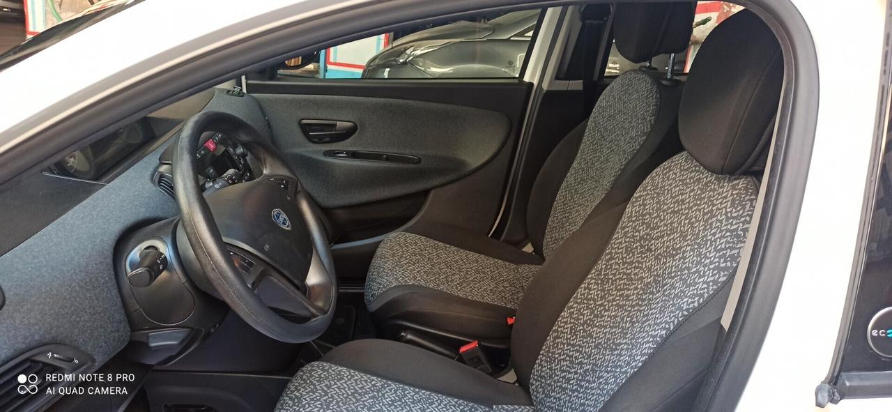 Lancia Ypsilon 1.0 FireFly 5 porte S&S Hybrid Ecochic Gold km 66.000